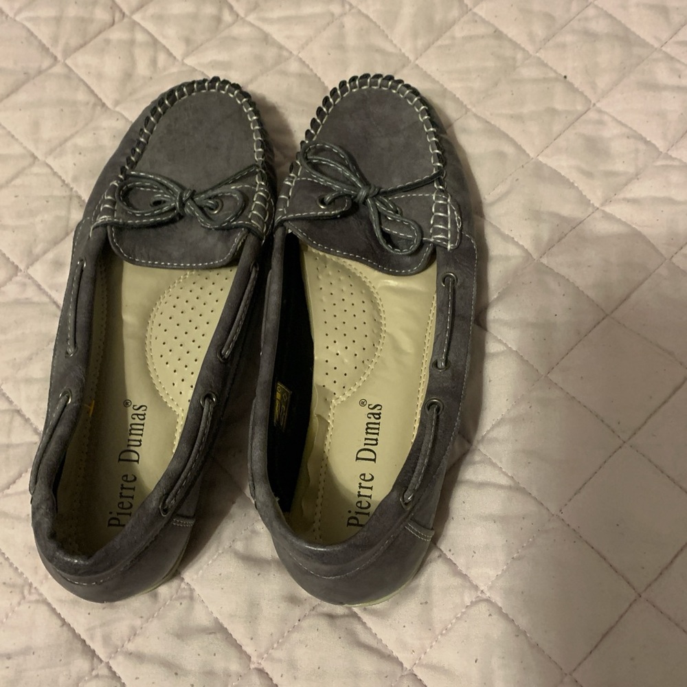 Loafers with bow